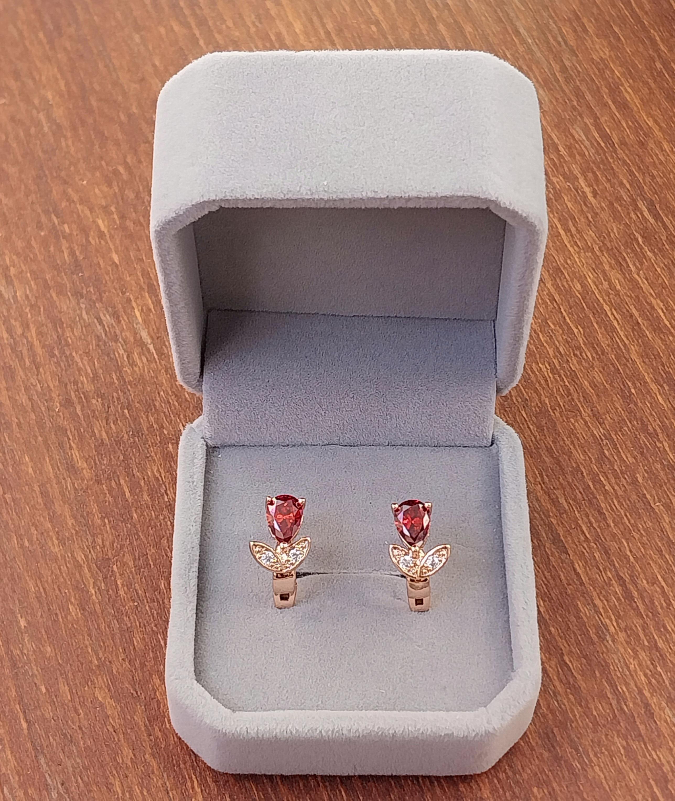 Серьги Xuping капля в лепестках ювелирный сплав медзолото и красный цирконий в бархатной коробочке (2178604574)