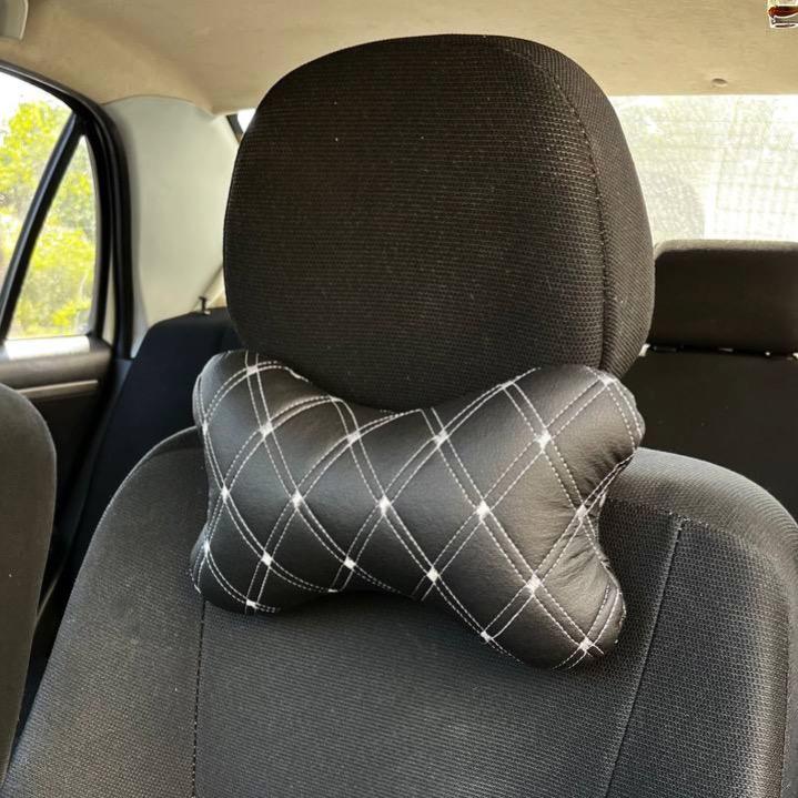 Подушка в машину из экокожи 27x16x8 см Черный (24191971)