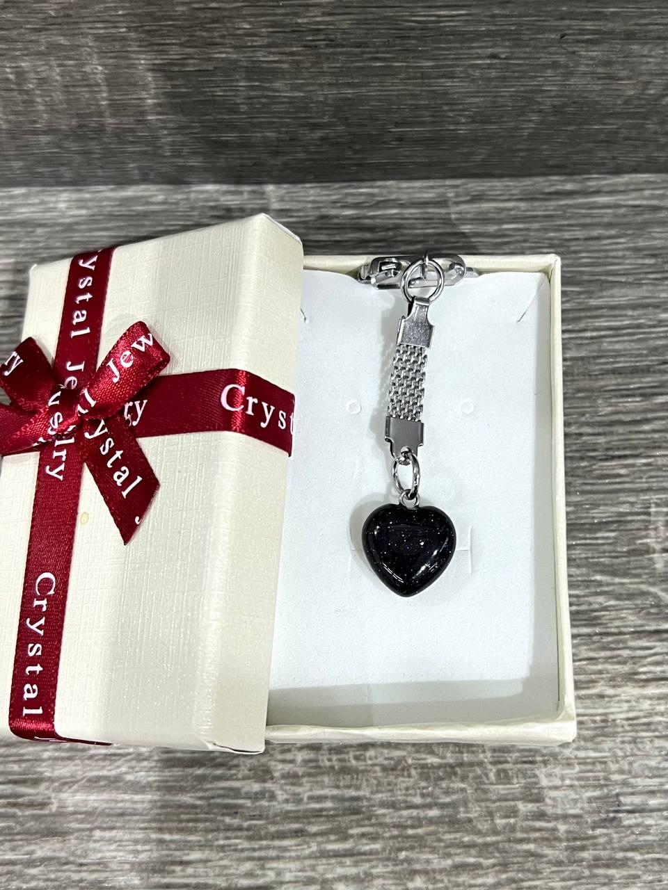 Кулон с натуральным камнем Авантюрин Ночи Каира в форме мини сердечка на брелке для ключей в подарочной коробочке (16308)