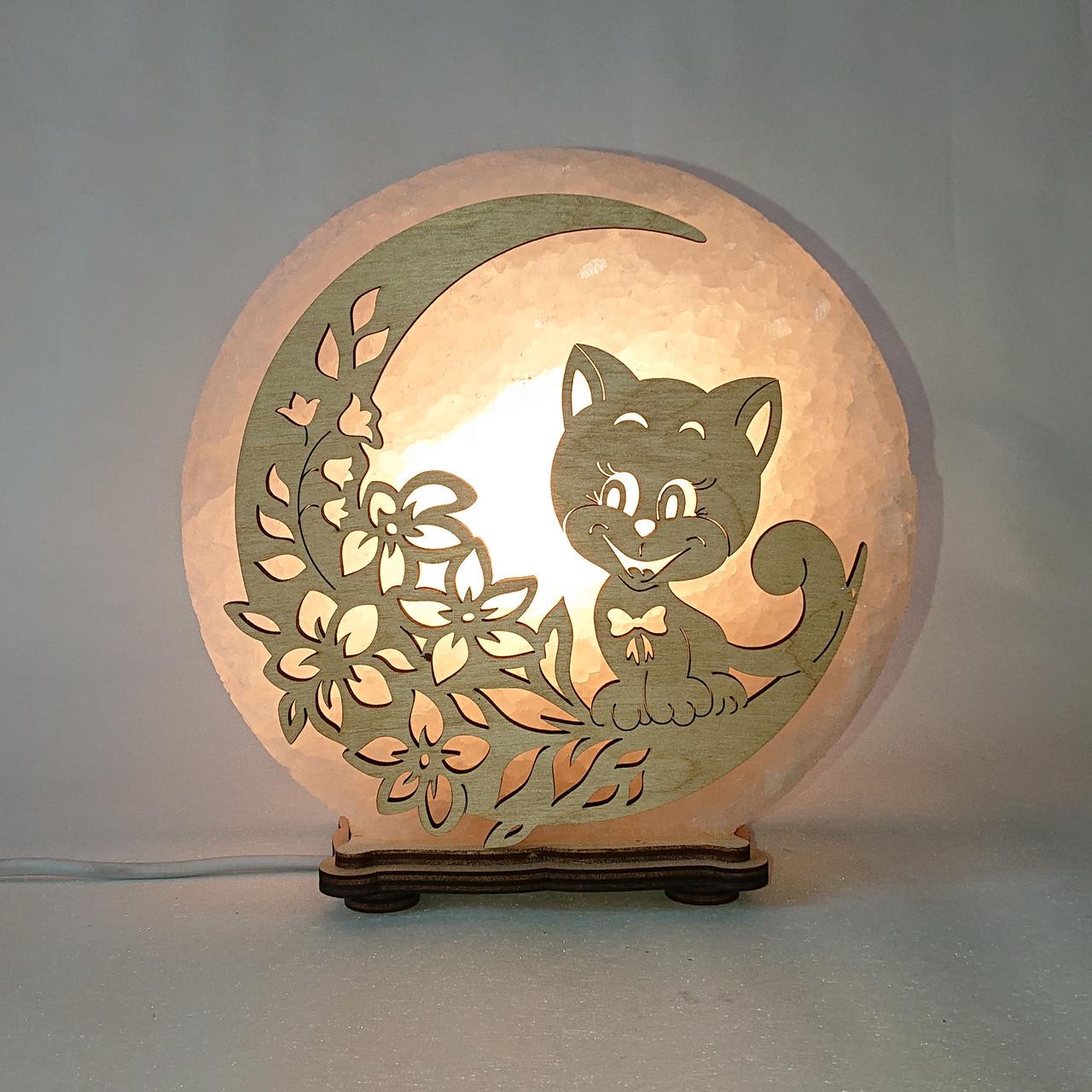 Соляной светильник Кот и цветы на луне (KБ-00011-y)