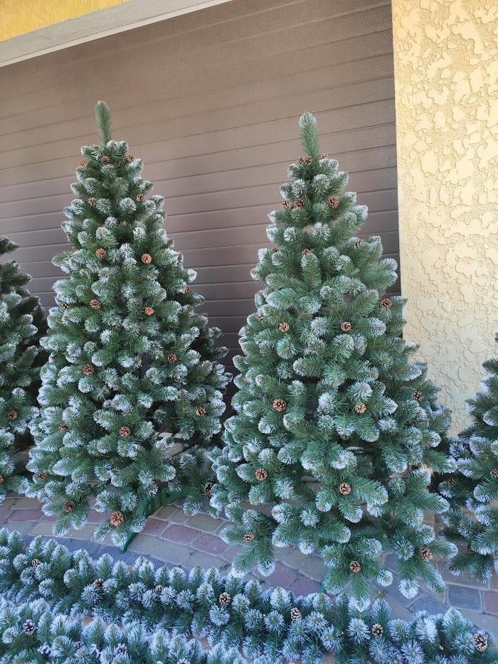 Елка искусственная элитная с шишками с подставкой с белым инеем 1,8 м Зеленый (Е-1,8) - фото 2 Елка искусственная элитная с шишками с подставкой с белым инеем 1,8 м Зеленый (Е-1,8) - фото 2