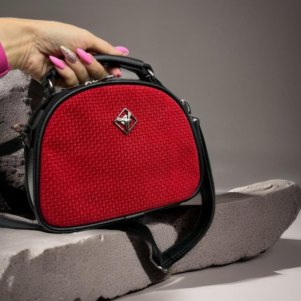 Сумка через плечо женская современная городская экокожа/натуральная замша 22х17х9 см Черный с красным - фото 3 Сумка через плечо женская современная городская экокожа/натуральная замша 22х17х9 см Черный с красным - фото 3