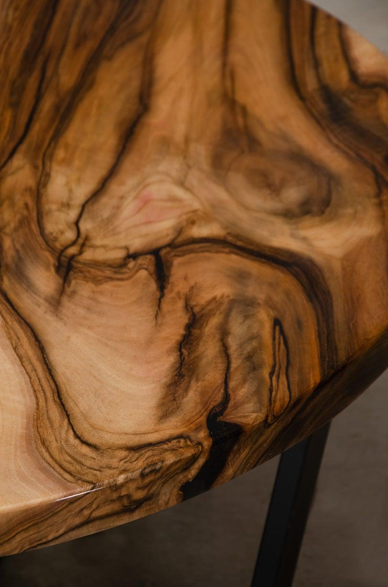 Стіл журнальний річка Балтімор дизайнерський круглий з прозорої епоксидної смоли та масиву горіха 600х480 мм - фото 7 Стіл журнальний річка Балтімор дизайнерський круглий з прозорої епоксидної смоли та масиву горіха 600х480 мм - фото 7