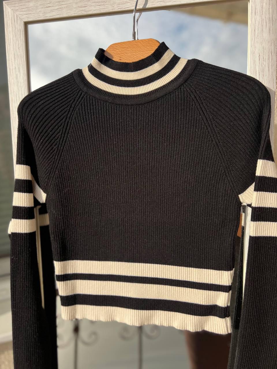 Свитер гольф женский MIX RAY 6728 полоса кроп-топ короткий OS Черный (1018) - фото 2 Свитер гольф женский MIX RAY 6728 полоса кроп-топ короткий OS Черный (1018) - фото 2