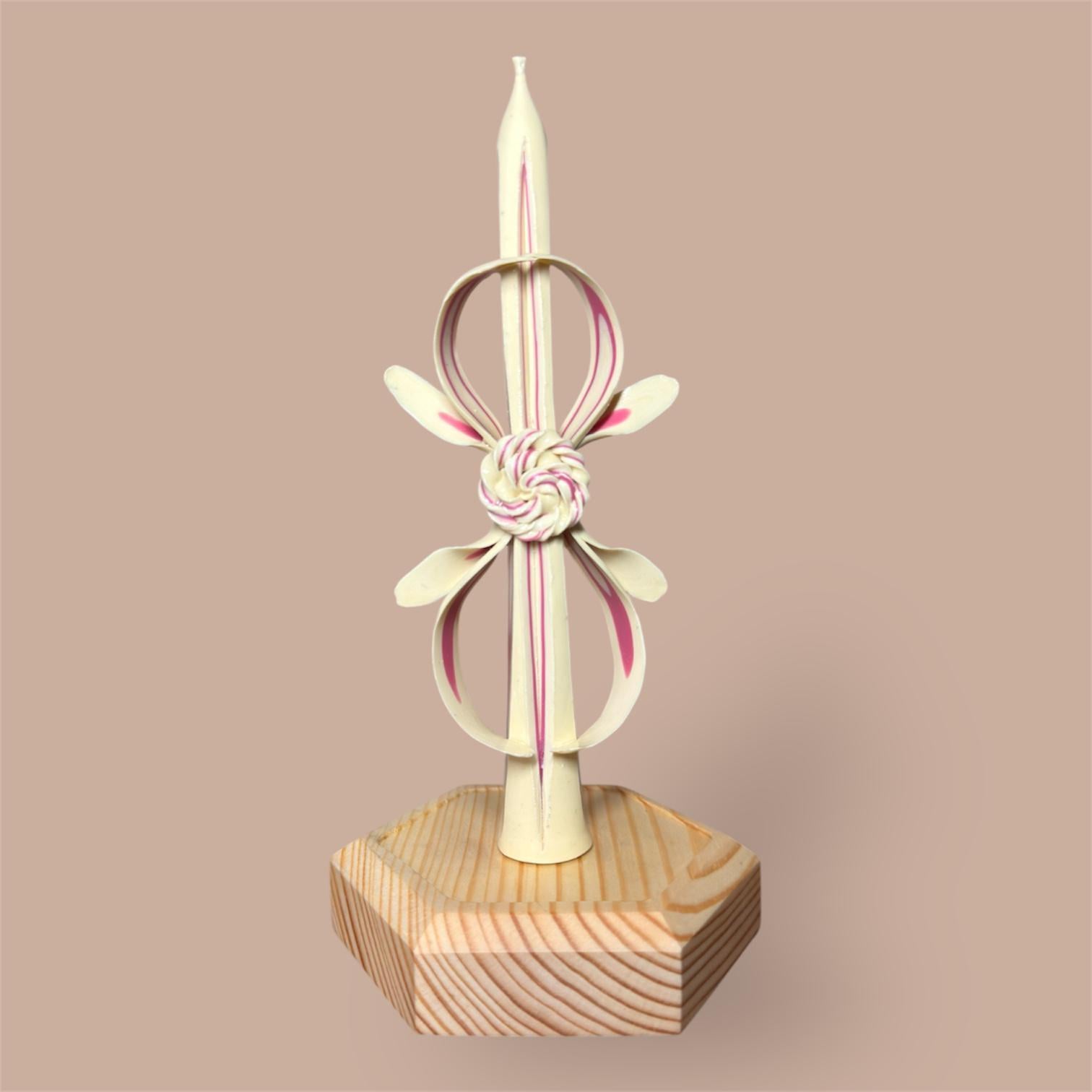 Свеча в форме восьмерки и подсвечник пчелый воск ручная резьба сосновое дерево 15 см