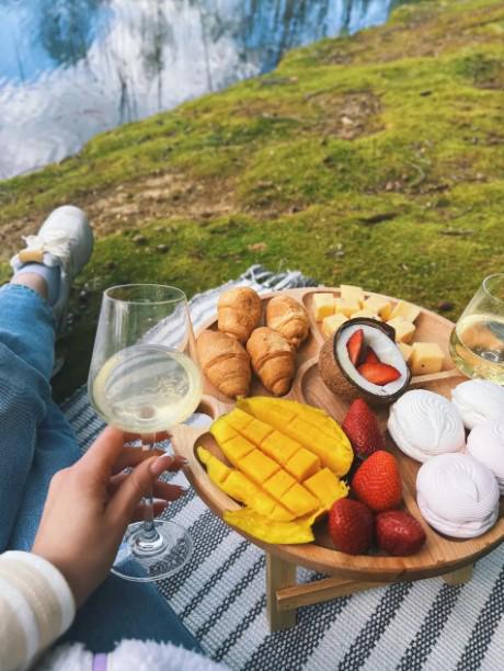 Столик винний на 2 келихи бук 35х35х17 см (020ст) - фото 3 Столик винний на 2 келихи бук 35х35х17 см (020ст) - фото 3