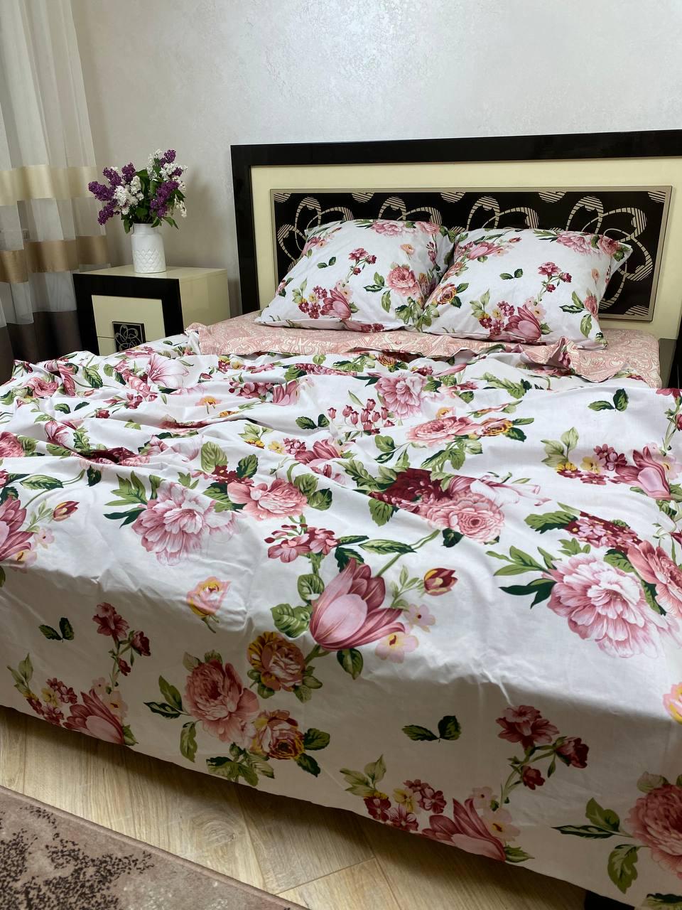 Комплект постільної білизни Квіти 180x220 см двоспальний бавовняний 50х70 см Рожевий