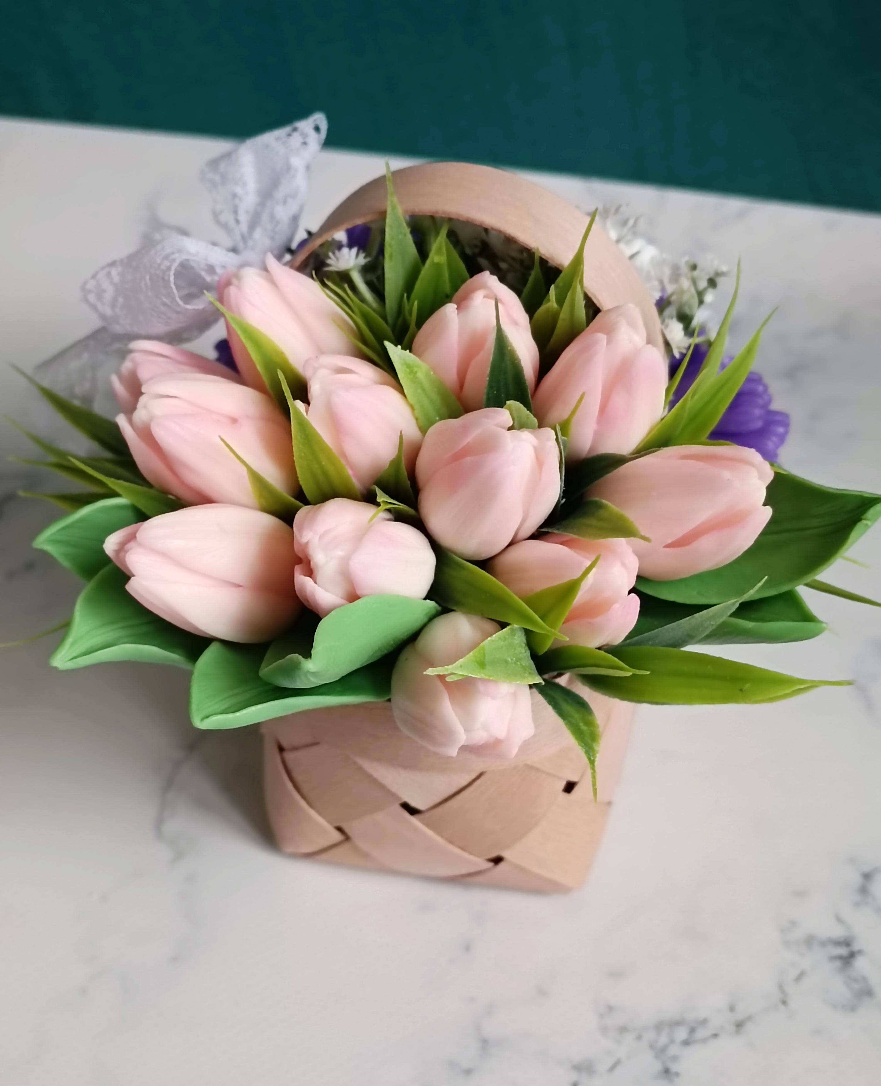 Композиция цветов из мыла Нежные тюльпаны и сирень в корзинке 15х16 см - фото 2 Композиция цветов из мыла Нежные тюльпаны и сирень в корзинке 15х16 см - фото 2