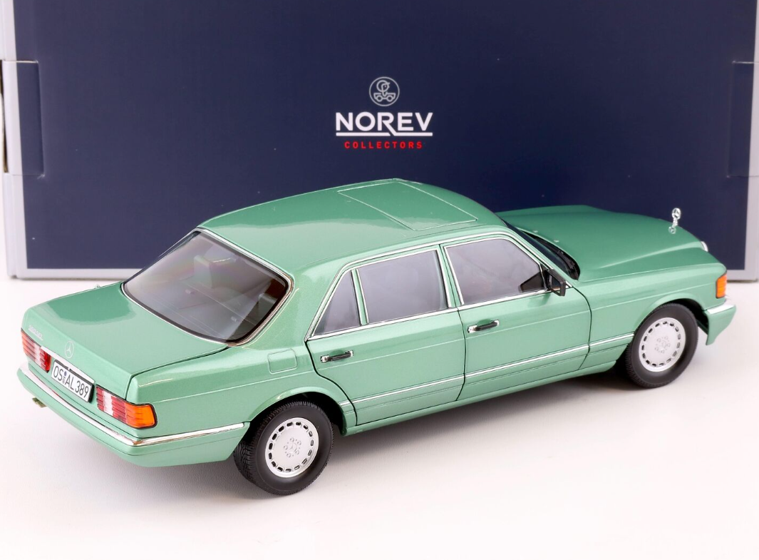 Модель автомобиля Norev 1:18 Mercedes-Benz 560 SEL W126 1985-1991 Light Green (183469) - фото 6 Модель автомобиля Norev 1:18 Mercedes-Benz 560 SEL W126 1985-1991 Light Green (183469) - фото 6