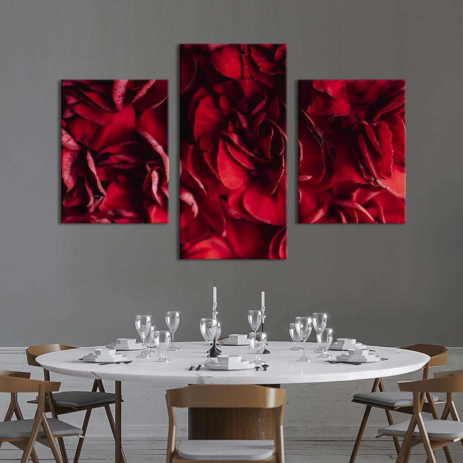 Картина на холсте триптих Лепестки восхитительных роз 141x90 см (930-32)
