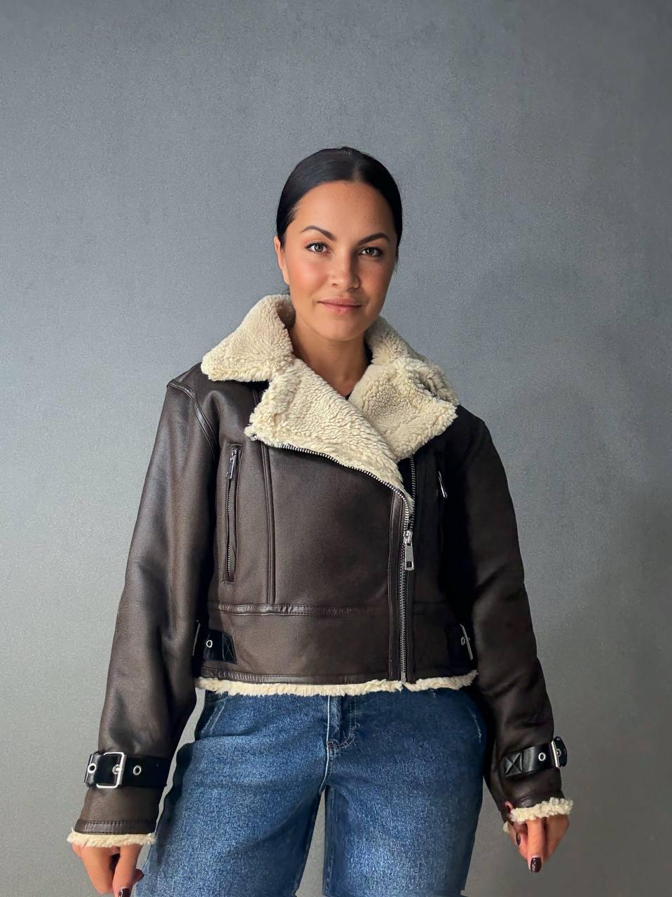 Дублянка женская Aftf Basic 2418 короткая косуха с бежевым мехом M Коричневый (4924) - фото 7 Дублянка женская Aftf Basic 2418 короткая косуха с бежевым мехом M Коричневый (4924) - фото 7