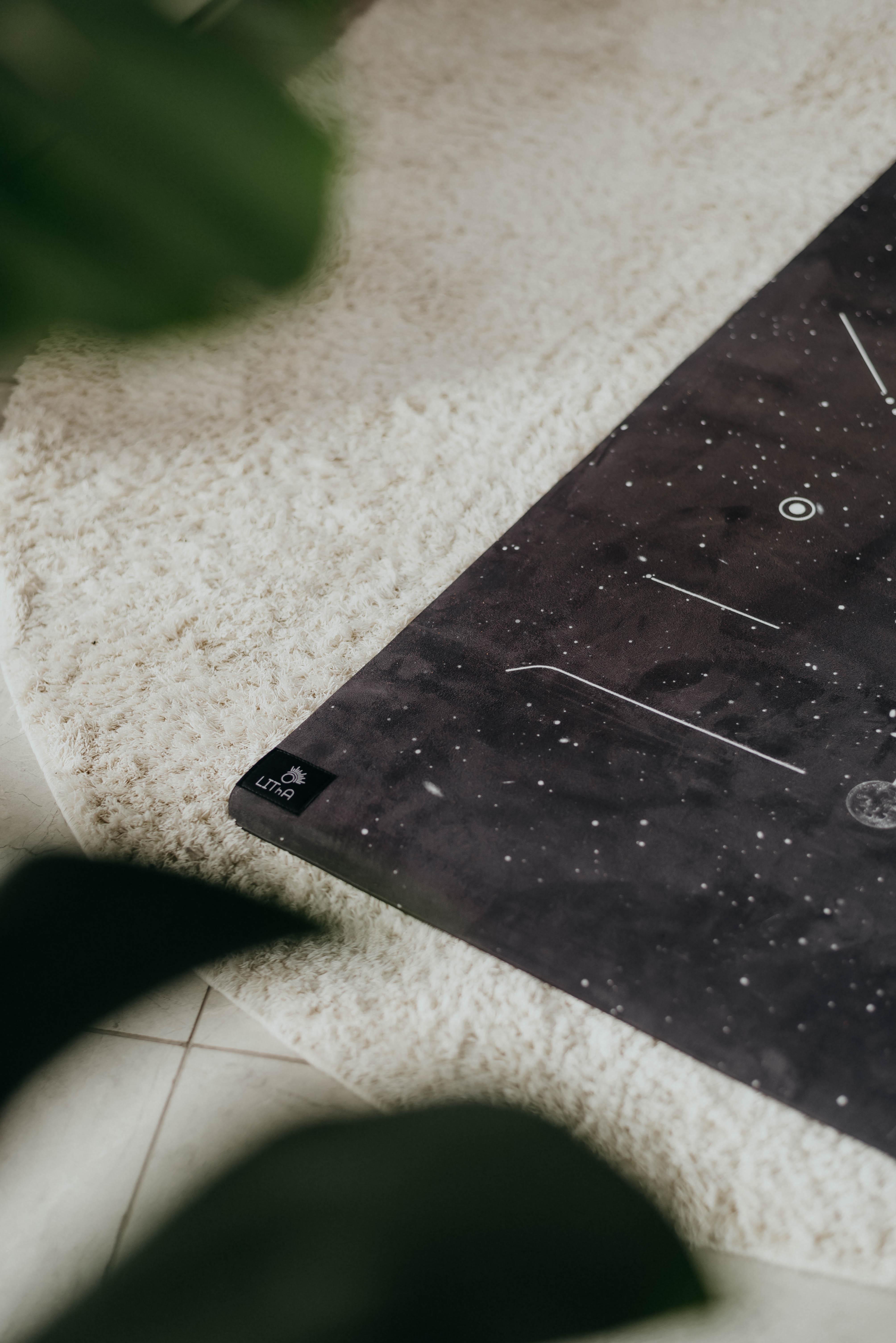 Коврик для йоги и фитнеса Lita Space Energy микрофибра/каучук 183х68х0,3 см (10-23-3) - фото 7 Коврик для йоги и фитнеса Lita Space Energy микрофибра/каучук 183х68х0,3 см (10-23-3) - фото 7