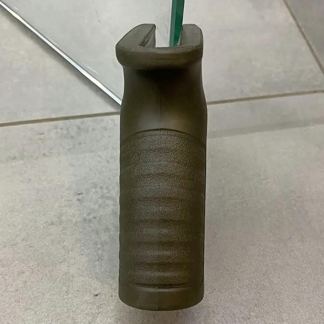 Рукоятка пистолетная DLG Tactical DLG-098 для АК-47 АК-74 с отсеком Олива (241706) - фото 3 Рукоятка пистолетная DLG Tactical DLG-098 для АК-47 АК-74 с отсеком Олива (241706) - фото 3