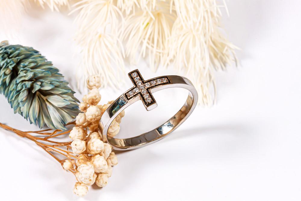 Каблучка золота хрестик з фіанітами (2244884498)