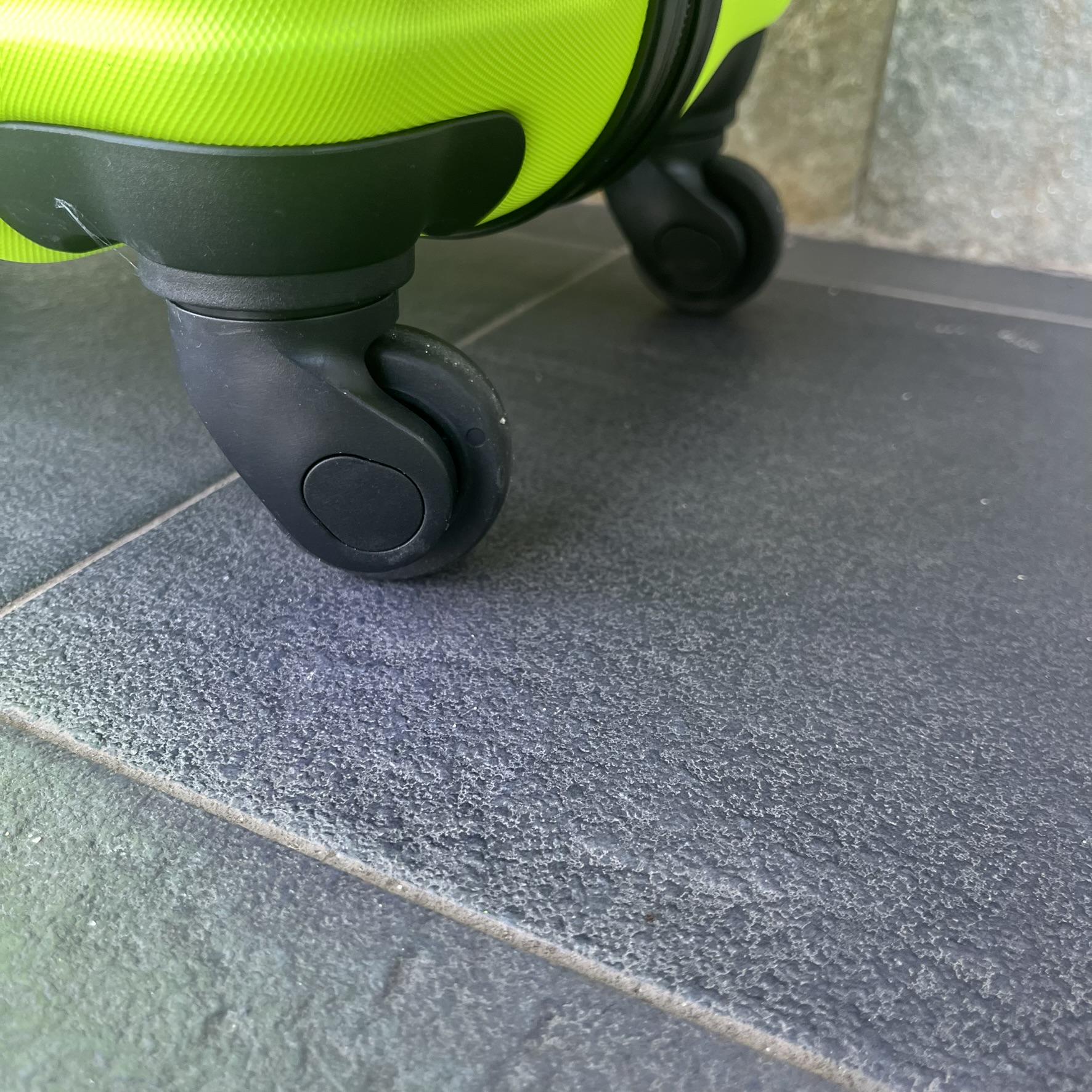 Валіза Bloom 147 дорожня М Лаймовий (17841647) - фото 7