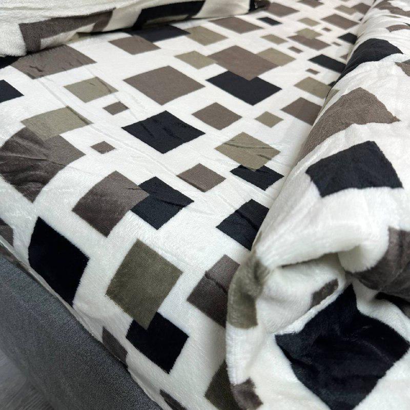 Комплект постільної білизни велюровий з малюнком з 4 наволочками євро 200x230 см Молочно-оливковий (29225212) - фото 2 Комплект постільної білизни велюровий з малюнком з 4 наволочками євро 200x230 см Молочно-оливковий (29225212) - фото 2