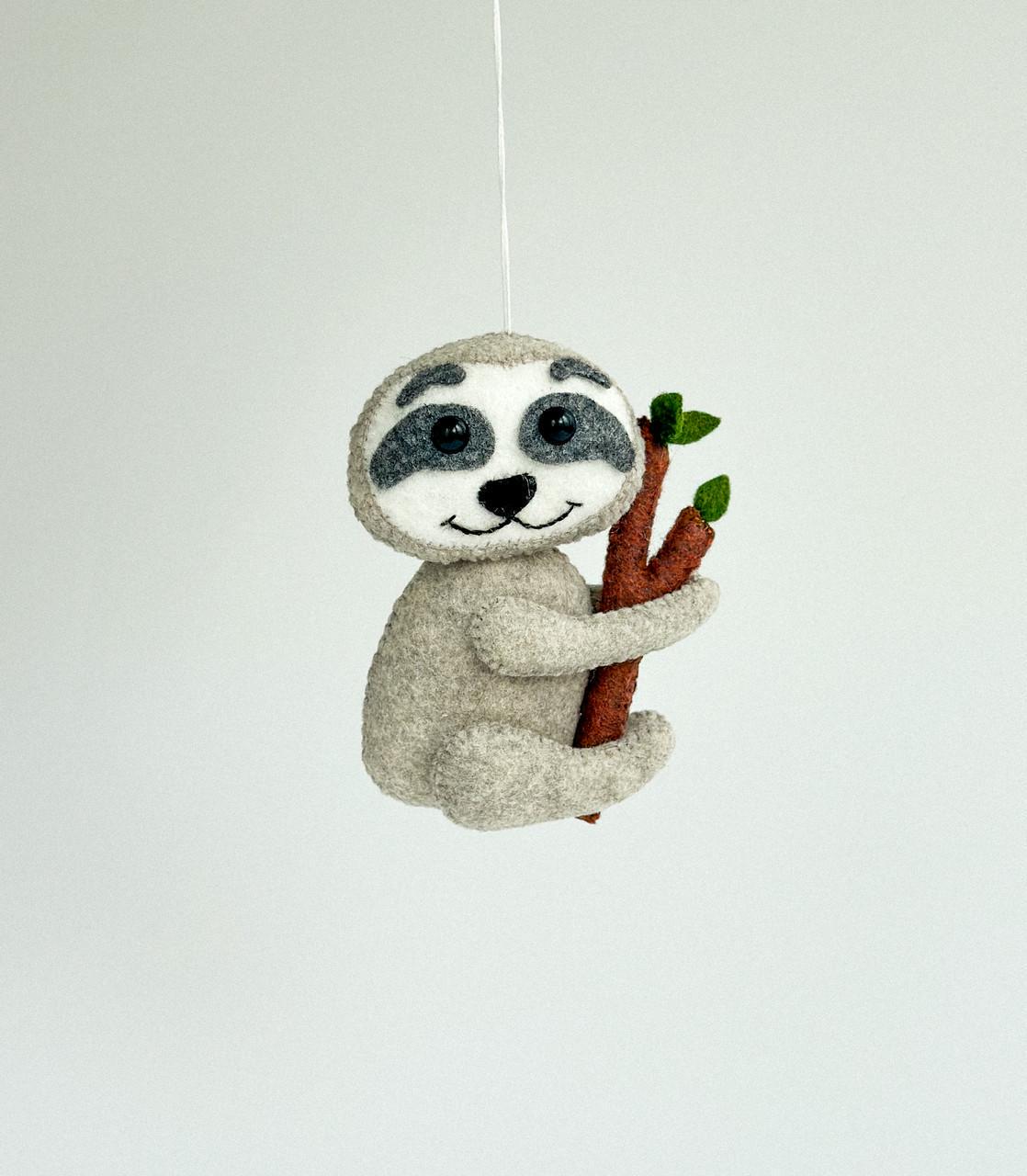 Іграшка з фетру ручної робота Лінивець та гілка (28857492)