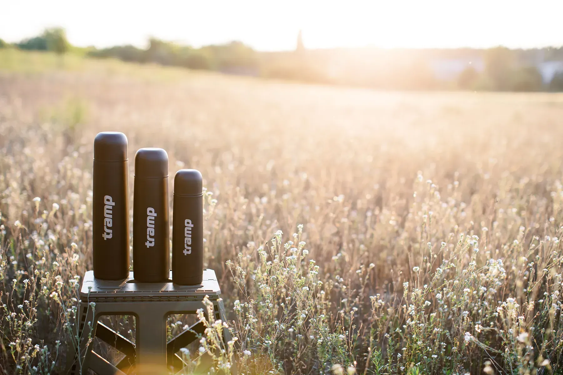 Термос для напоїв Tramp Basic 1,0 л (UTRC-105-black) - фото 9 Термос для напоїв Tramp Basic 1,0 л (UTRC-105-black) - фото 9