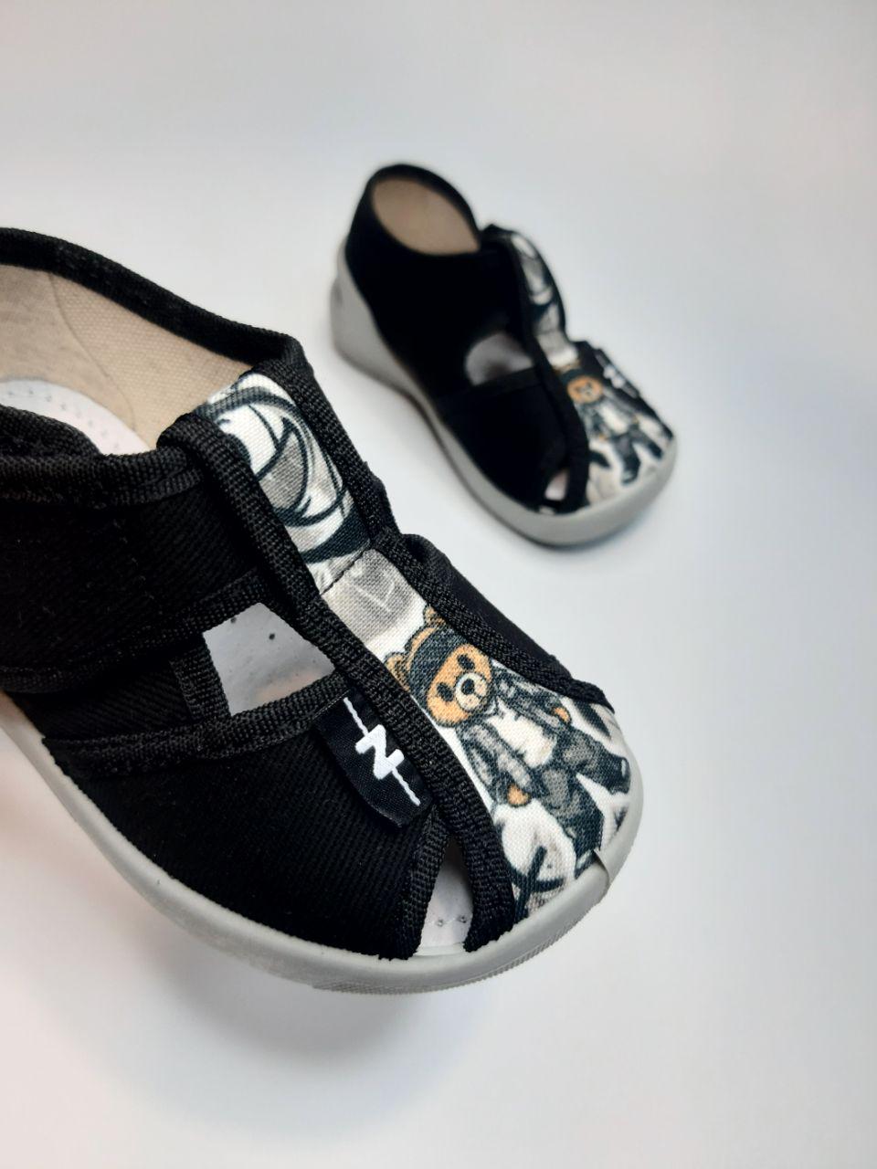 Тапочки Waldi текстильные для мальчика р. 22 14,3 см Черный (360/51-722) - фото 2 Тапочки Waldi текстильные для мальчика р. 22 14,3 см Черный (360/51-722) - фото 2