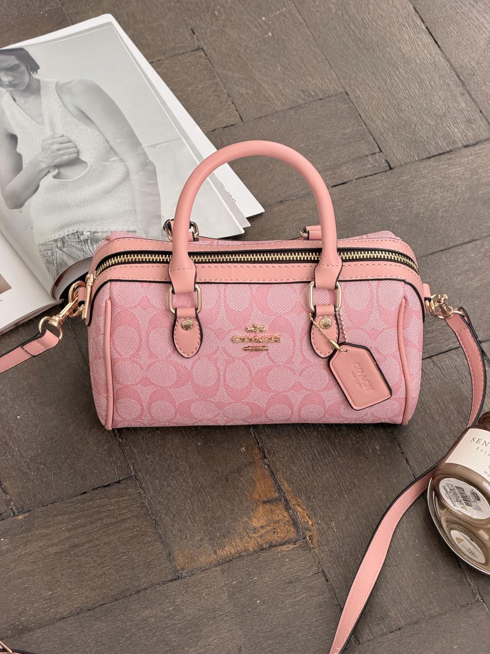 Сумка жіноча Coach Mini Rowan Crossbody In Signature Коуч бочонок Рожевий (3102381821) Сумка жіноча Coach Mini Rowan Crossbody In Signature Коуч бочонок Рожевий (3102381821)