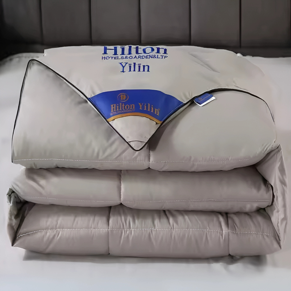 Одеяло двуспальное для дома и гостиниц Hilton 4 кг силиконовый наполнитель 200x230 см Серый - фото 2 Одеяло двуспальное для дома и гостиниц Hilton 4 кг силиконовый наполнитель 200x230 см Серый - фото 2