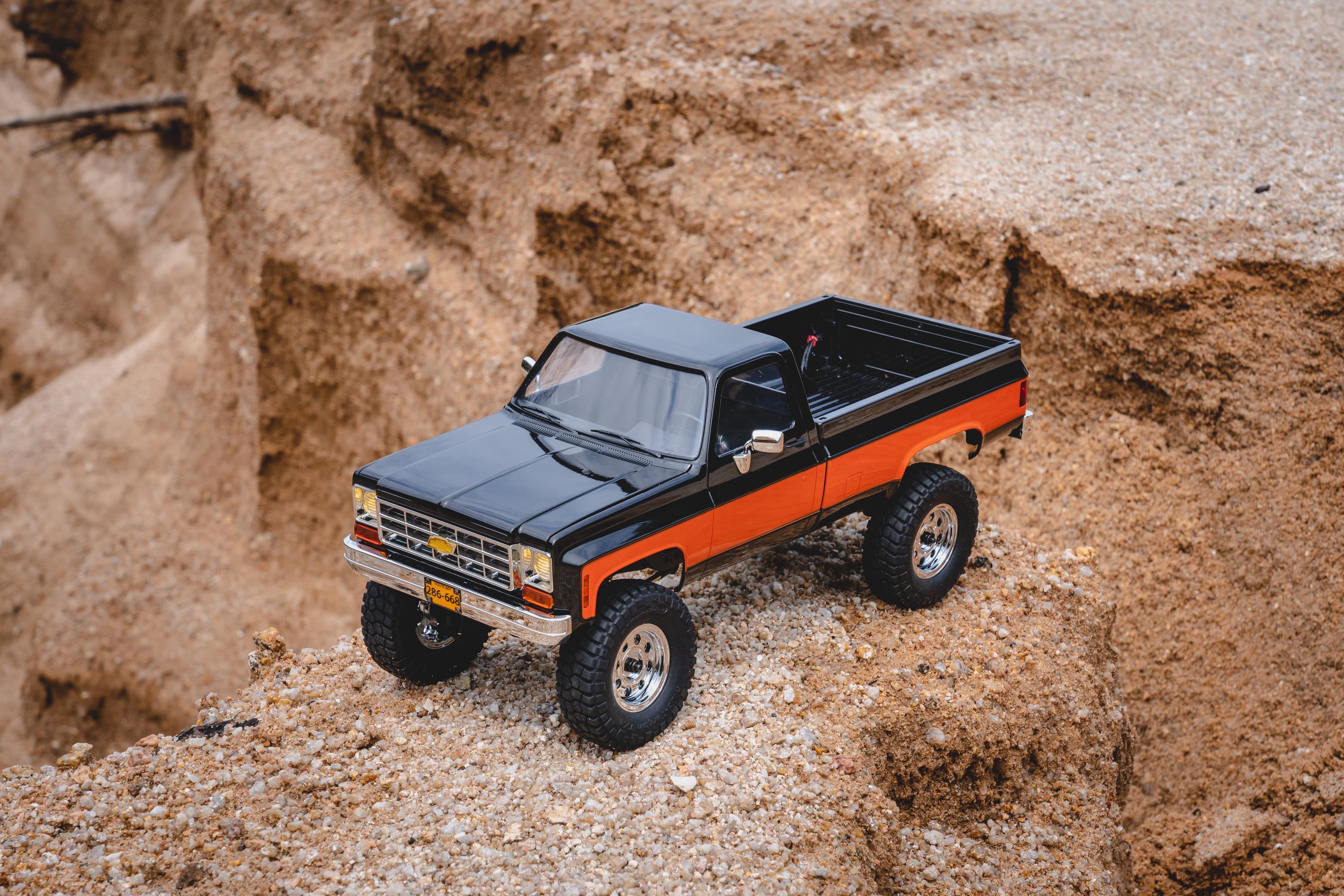 Машинка на радиоуправлении FMS 1:18 Chevrolet K10 RTR Черный - фото 12 Машинка на радиоуправлении FMS 1:18 Chevrolet K10 RTR Черный - фото 12