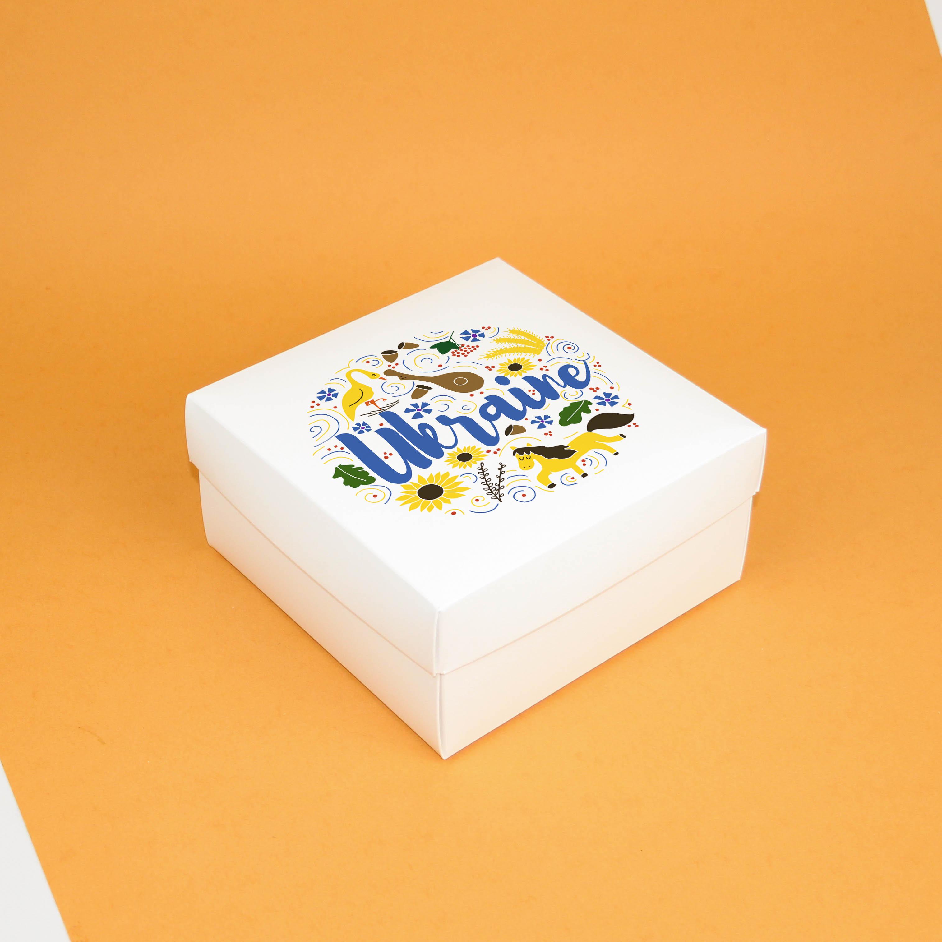 Коробка подарочная с украинским орнаментом 195х195х97 мм 5 шт.