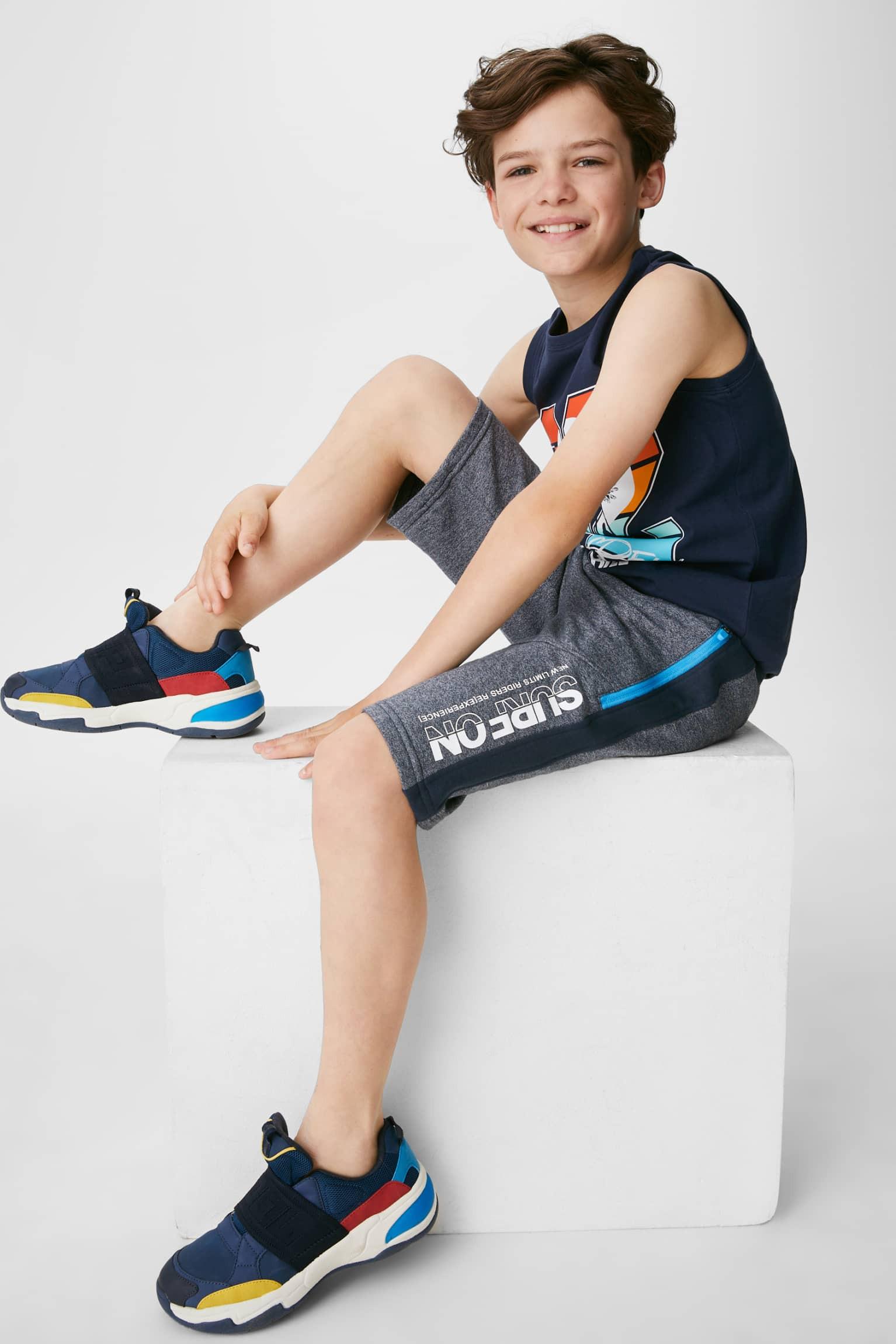 Шорты для мальчика C&A 10-11 лет 146 см Серый (2120885) - фото 4 Шорты для мальчика C&A 10-11 лет 146 см Серый (2120885) - фото 4