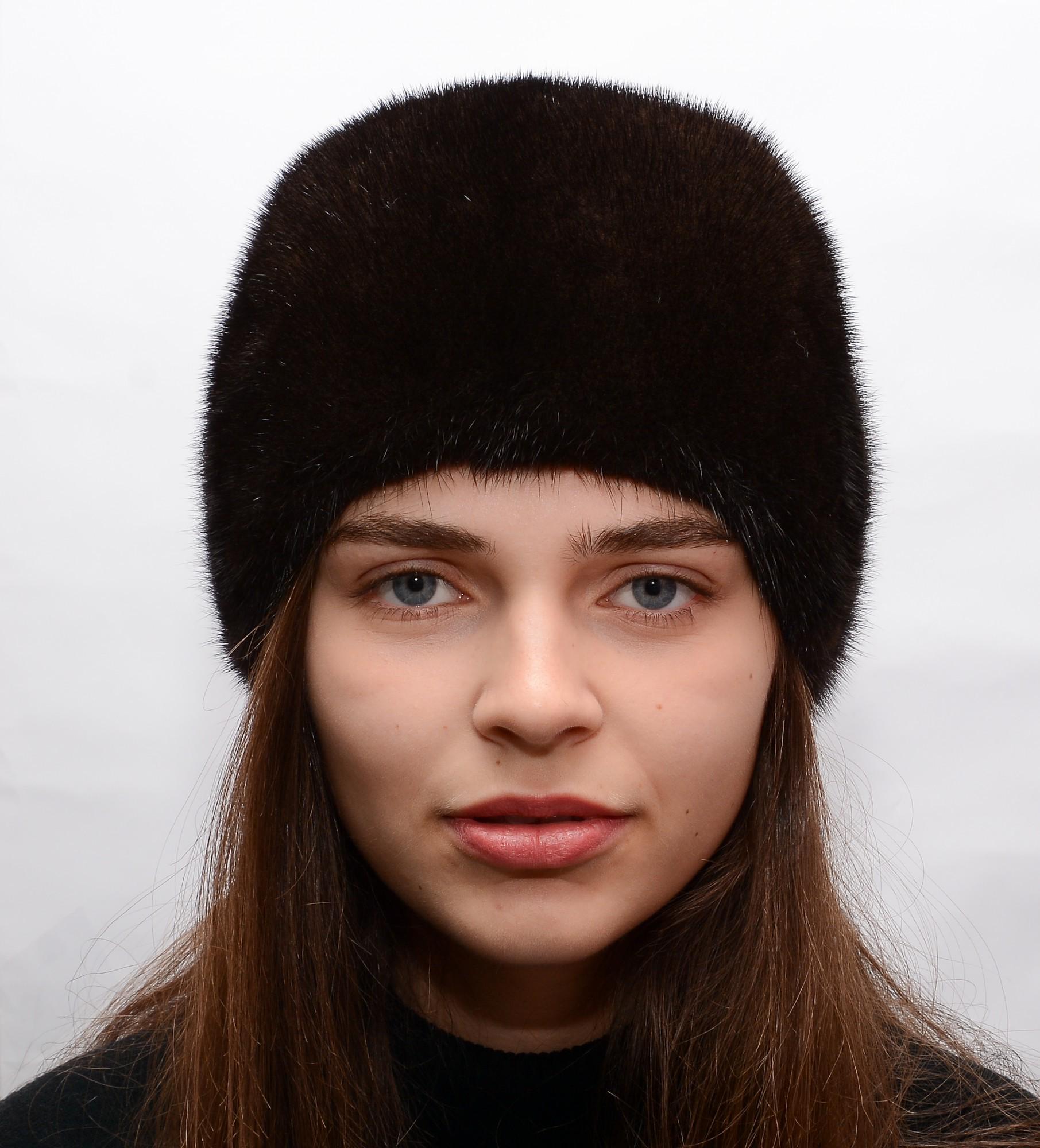 Зимняя шапка Меховой стиль Подвеска из натурального меха норки M-L Темно-коричневый (054/F)