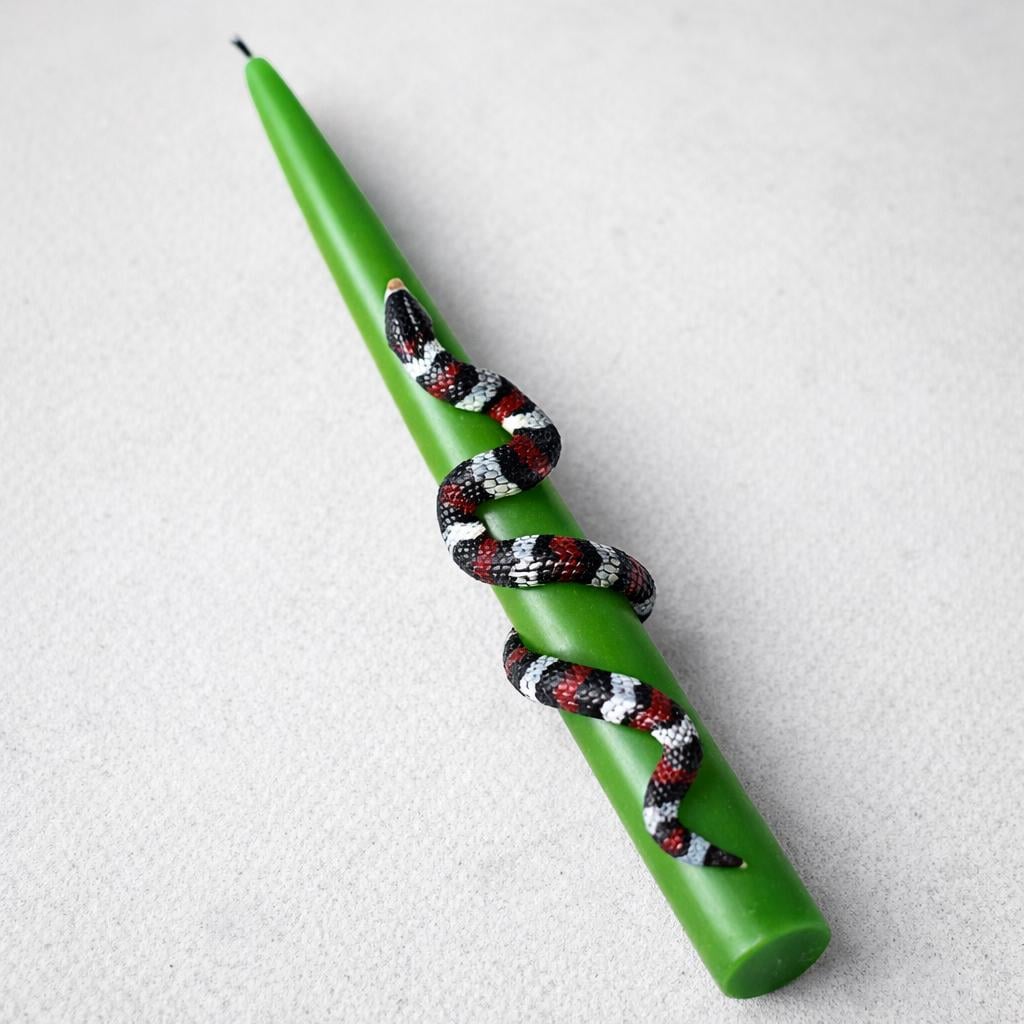 Свеча восковая Сила змеи Зеленый (33970639)