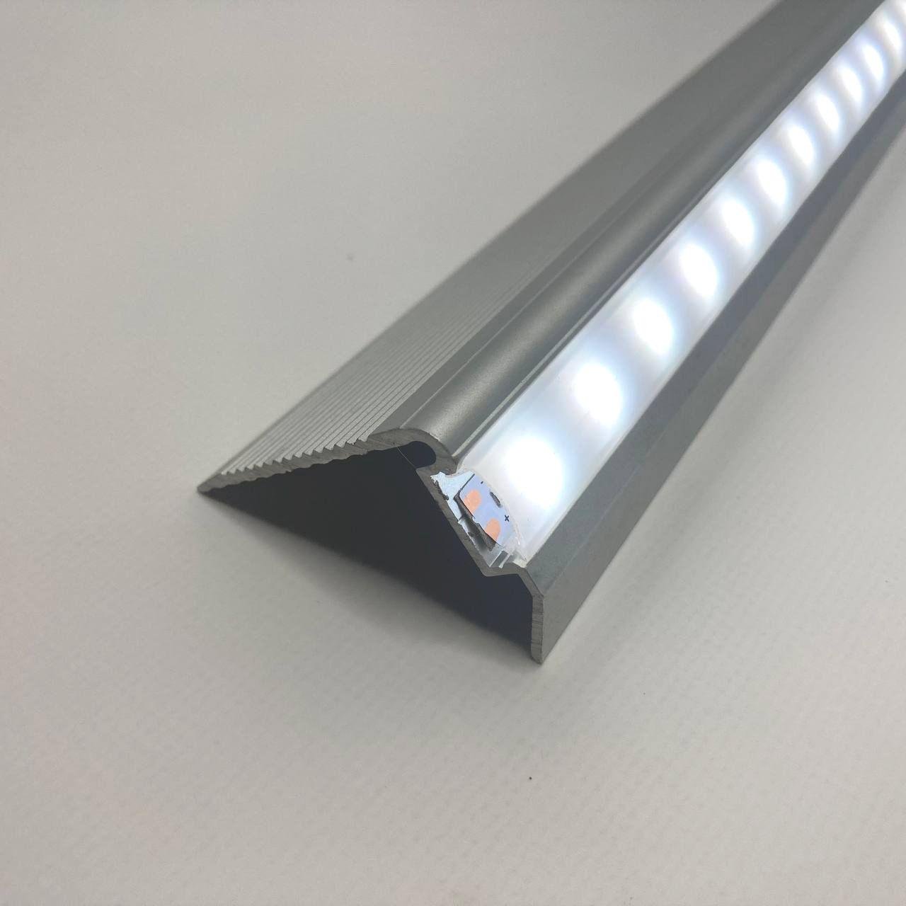 Профиль для ступенек Профіль Центр А47*33 с LED подсветкой алюминиевый 3х47х33 мм Серебристый (23473331)