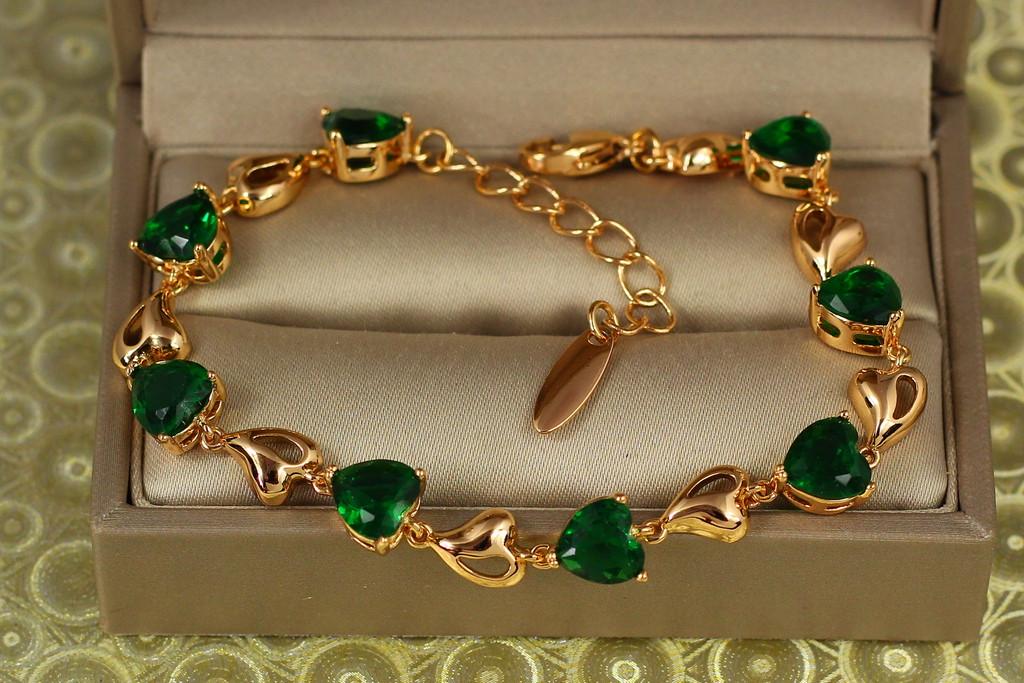 Браслет Xuping Jewelry Сердечки с зелеными камнями на дорожке 17 см х 7 мм Золотистый (2327335313)