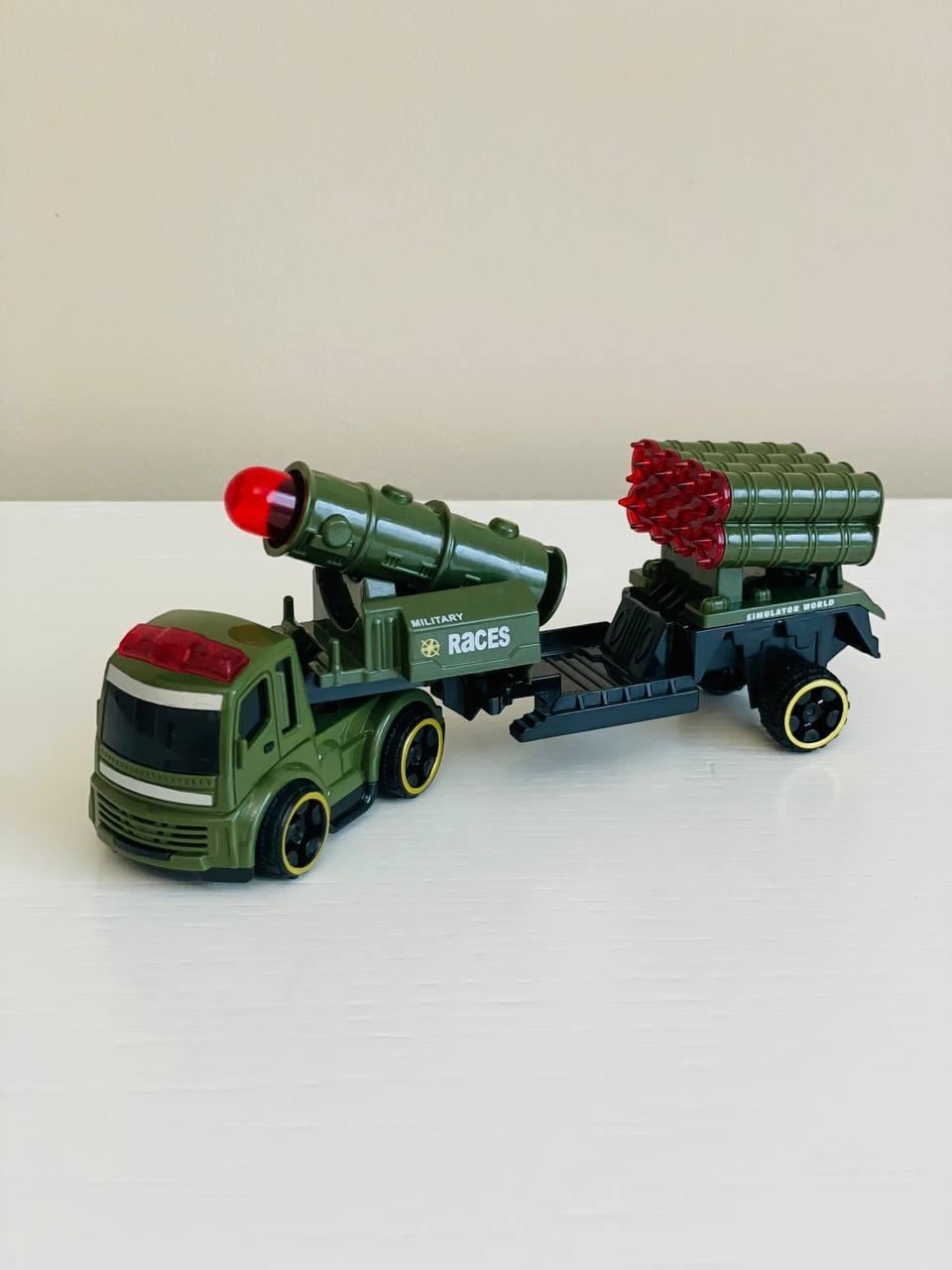 Машина инерционная военная с реактивной системой 10,5x5 см