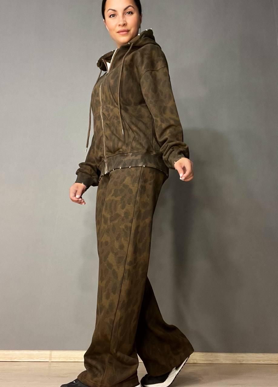 Костюм женский A-N 2749 худи капюшон брюки палаццо леопардовый принт тринитка L Коричневый (2744) - фото 4 Костюм женский A-N 2749 худи капюшон брюки палаццо леопардовый принт тринитка L Коричневый (2744) - фото 4