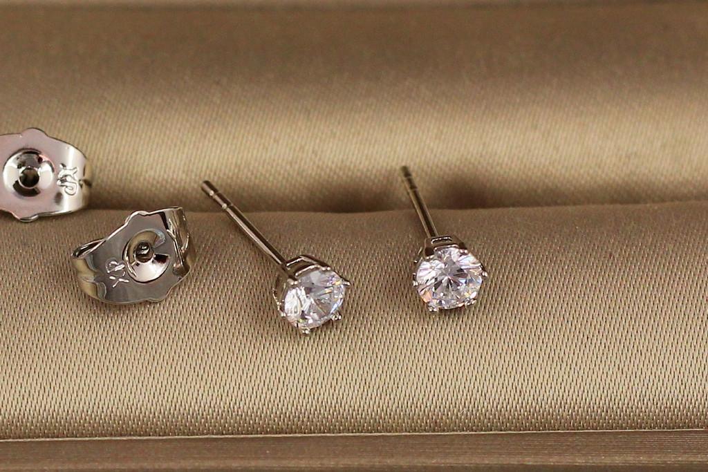 Серьги гвоздики Xuping Jewelry Камешки  4 мм Серебристый