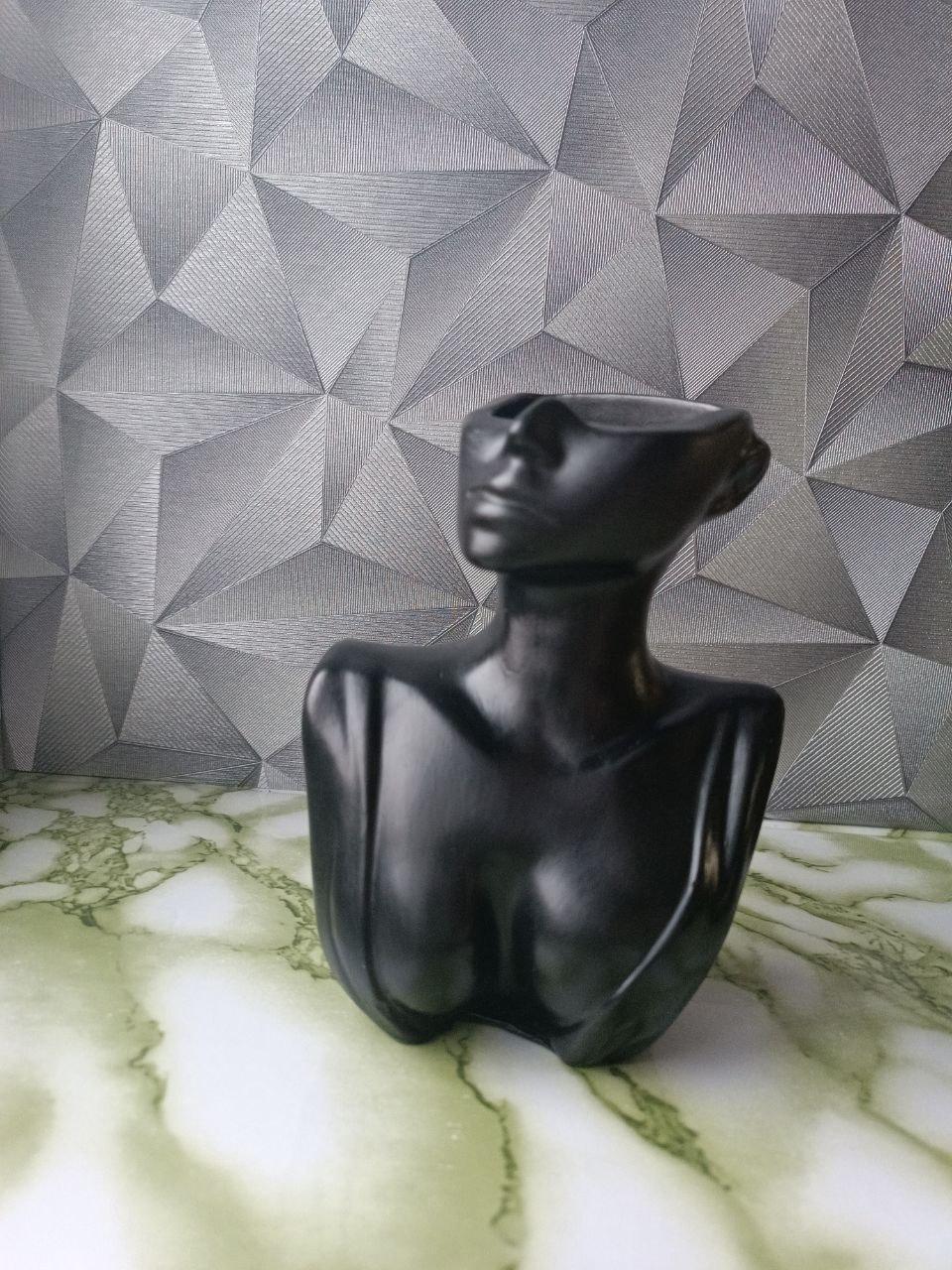 Ваза-кашпо Жіночий бюст з гіпсу ручної роботи Чорний - фото 4