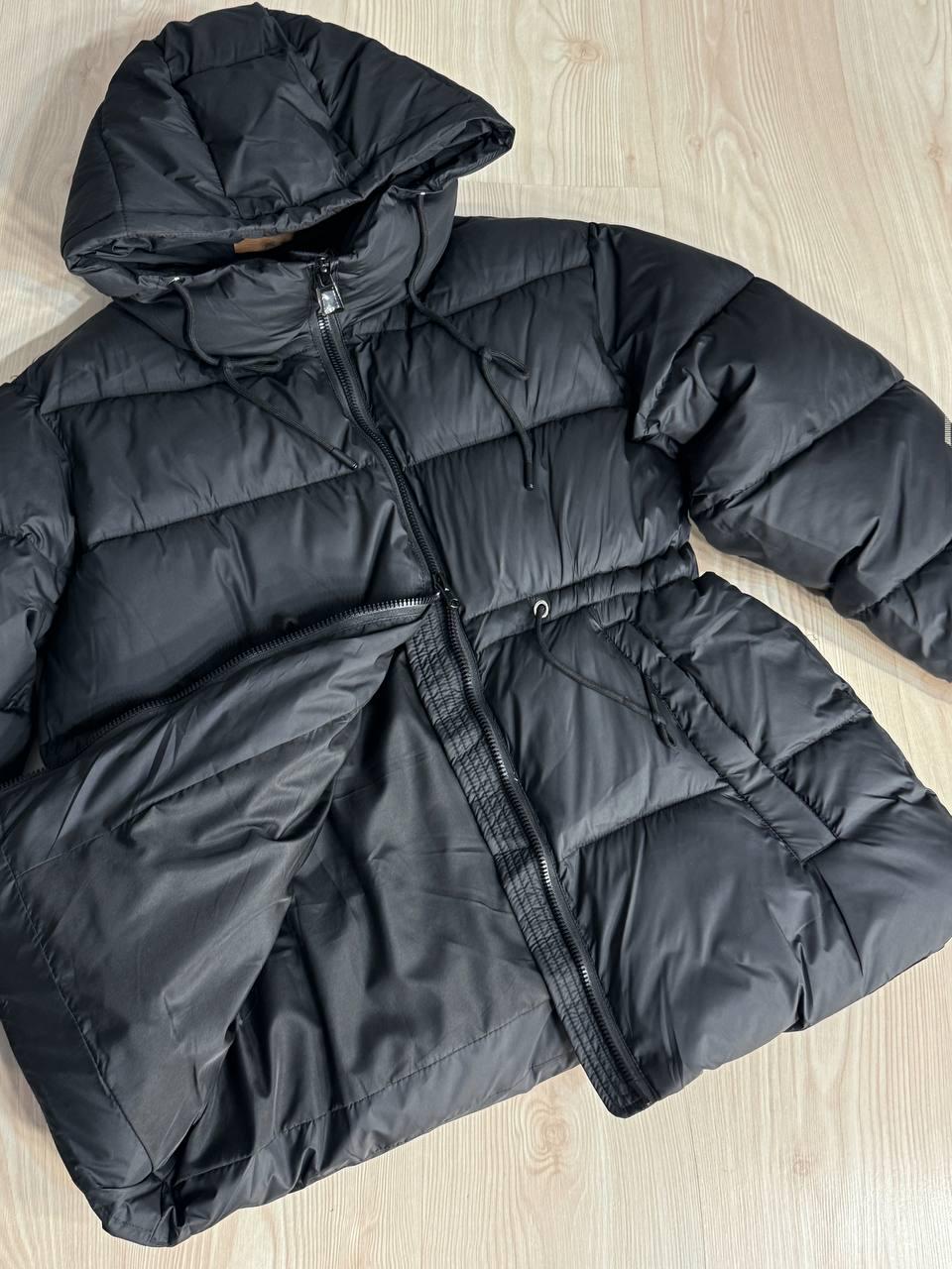 Куртка жіноча A-N 9020-1 подовжена з капюшоном і затяжкою талії р. 46 Чорний - фото 2 Куртка жіноча A-N 9020-1 подовжена з капюшоном і затяжкою талії р. 46 Чорний - фото 2