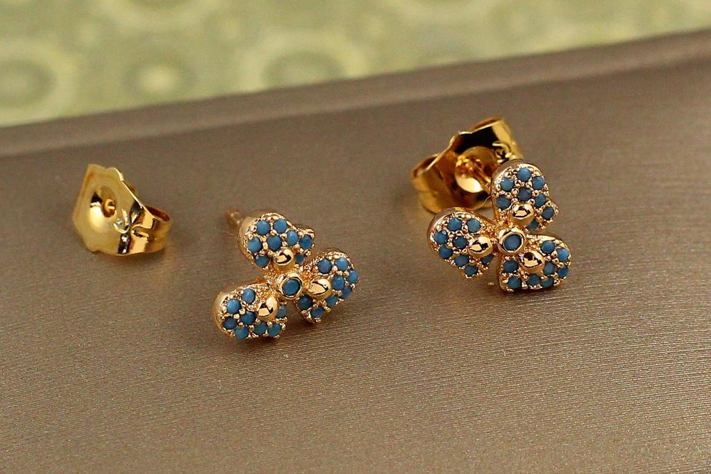 Серьги гвоздики Xuping Jewelry незабудка с голубыми камнями 9 мм Золотистый (26921808)