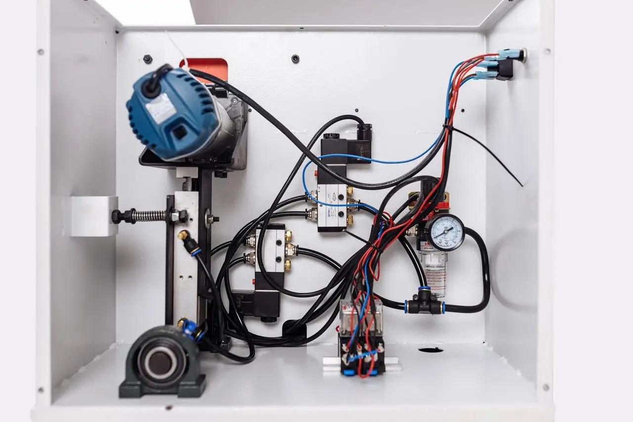 Станок для закругления углов с прижимом заготовки (GK-002) - фото 7