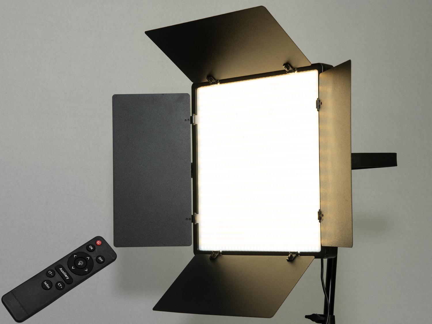 Студийный прожектор с пультом направленного света 45 Вт (SL-LED-660PRO)