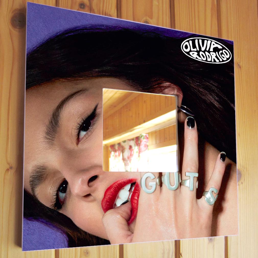 Зеркало декоративное Певица Olivia Rodrigo 260х260 мм (M04631)