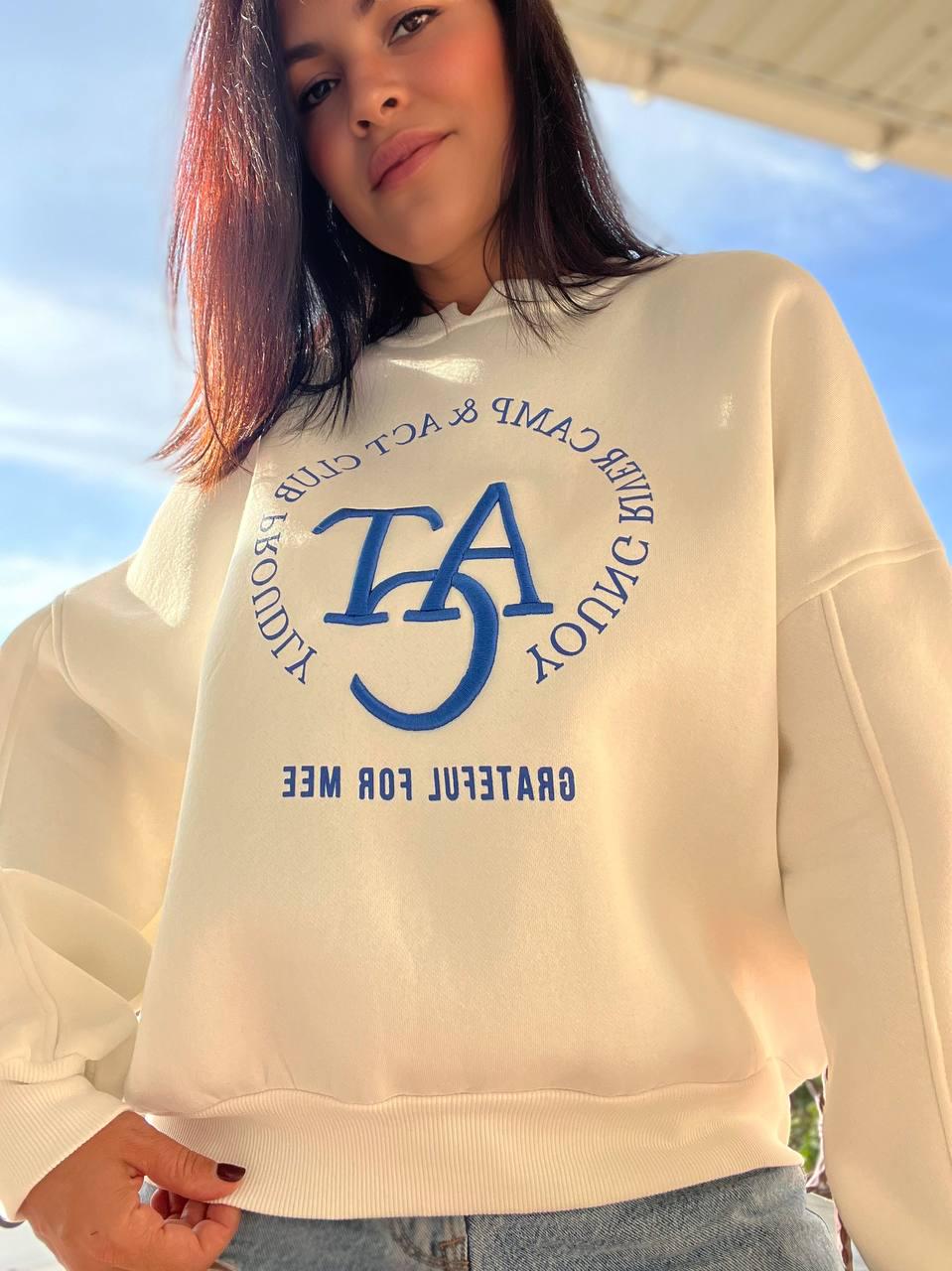 Свитшот женский OLIVIA 2479 широкий утепленный вышивка OS Белый (1130) - фото 7