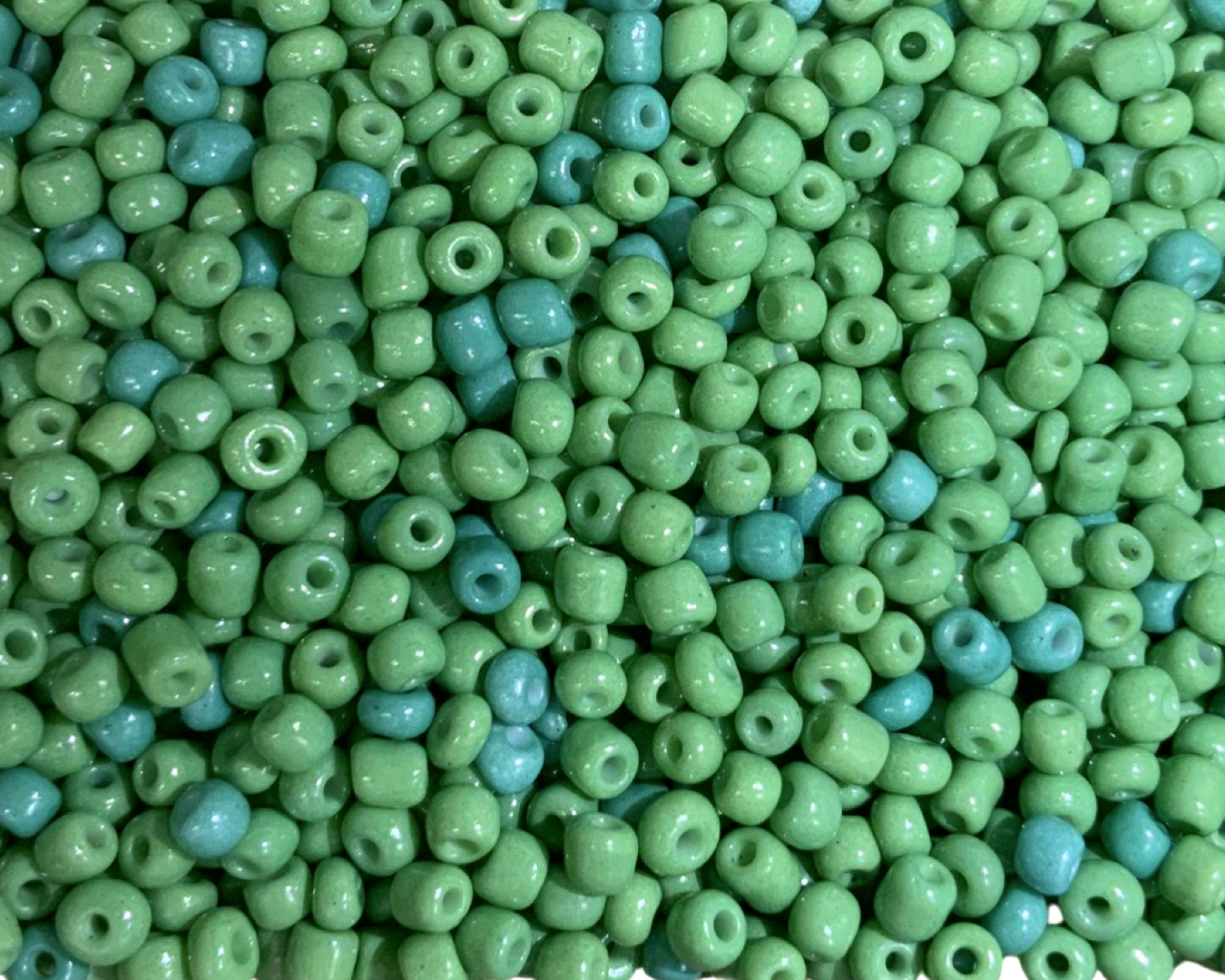 Бісер 100 г великий 6/0 69 Зелений (26567025)