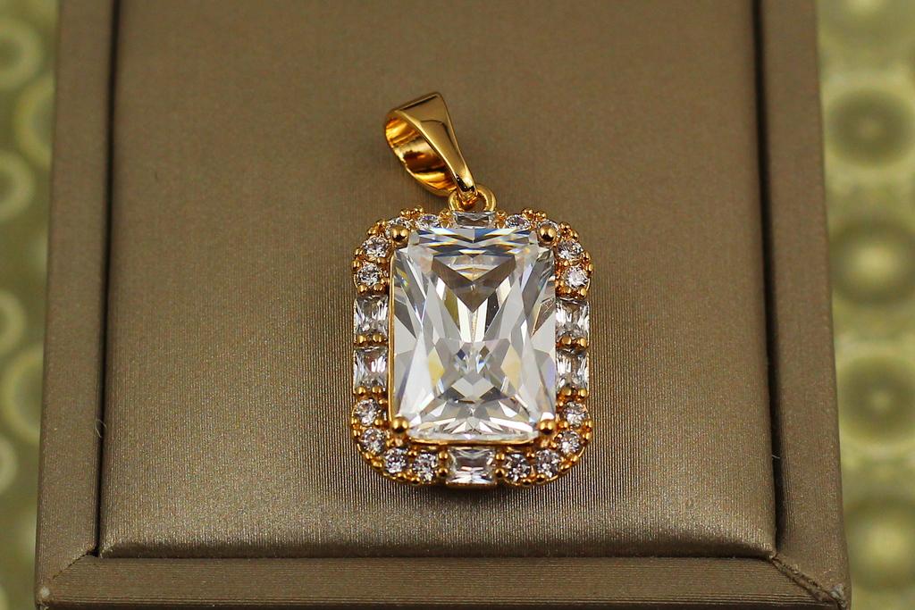 Кулон Xuping Jewelry прямоугольник с белым камнем Золотистый (31559226)