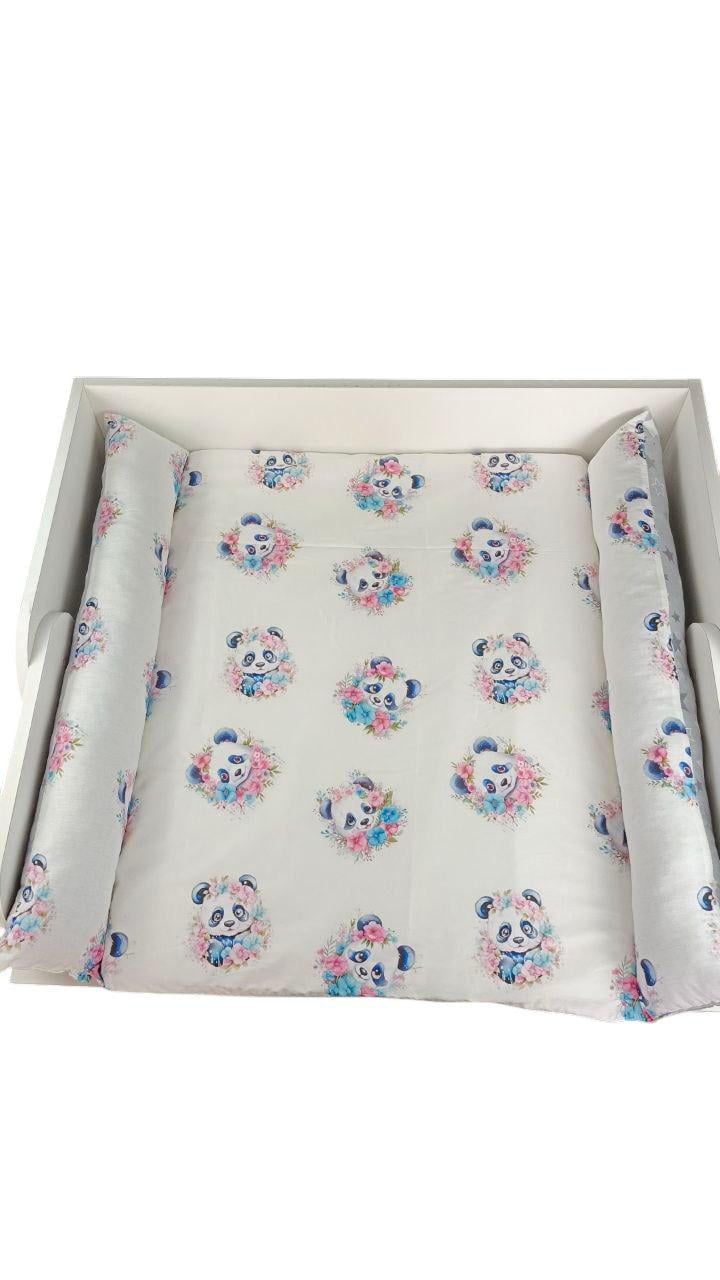 Пеленальный матрас двусторонний на детский комод с принтом Панда 90х70 см (2004) - фото 3 Пеленальный матрас двусторонний на детский комод с принтом Панда 90х70 см (2004) - фото 3