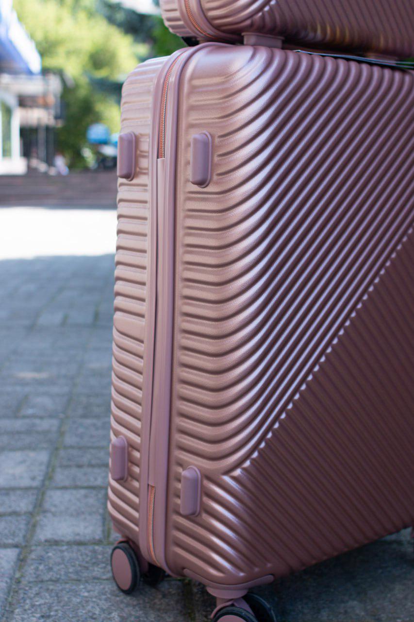 Чемодан пластиковый Wings WN-01 средний Розовое-золото (11880019) - фото 2 Чемодан пластиковый Wings WN-01 средний Розовое-золото (11880019) - фото 2
