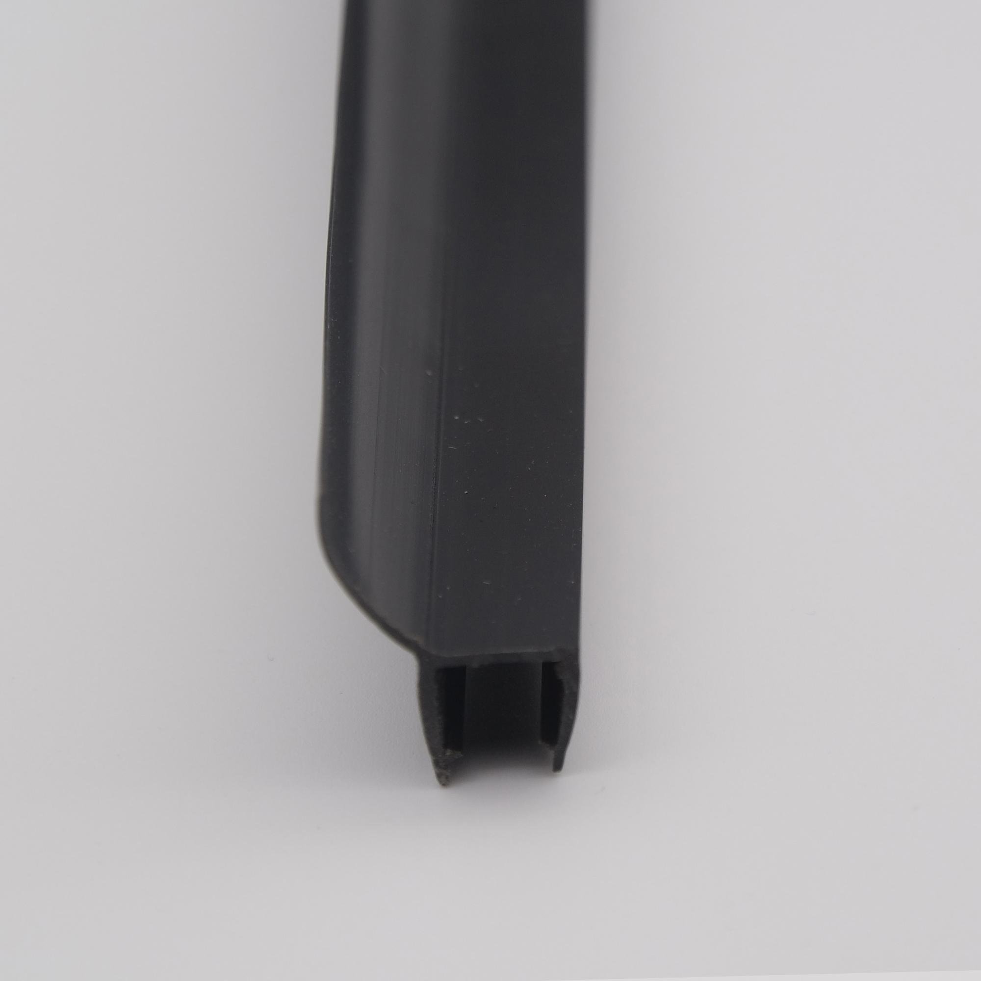 Уплотнитель стекло/стекло под 135 градусов для стекла 8 мм 2200 мм Черный - фото 3 Уплотнитель стекло/стекло под 135 градусов для стекла 8 мм 2200 мм Черный - фото 3