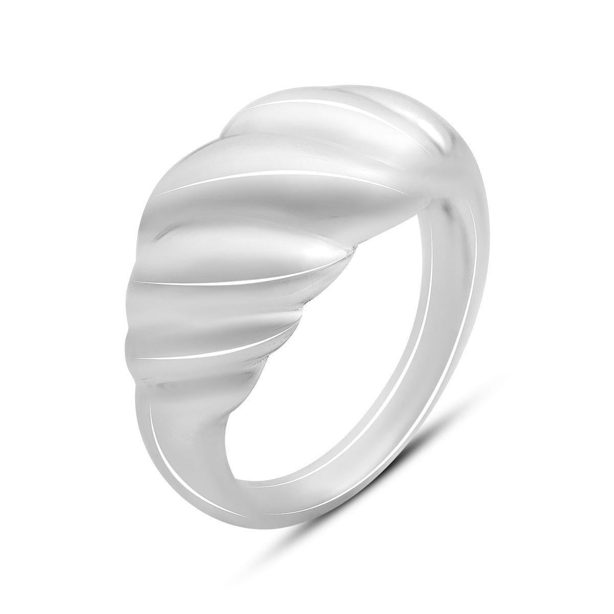 Кольцо серебряное с объемным дизайном р. 17,5