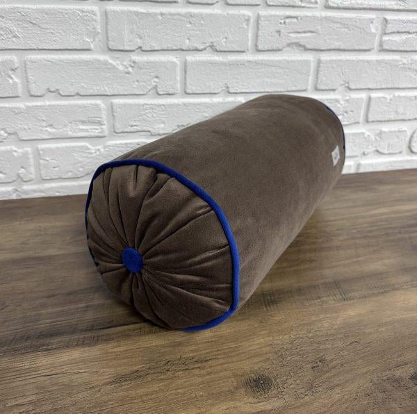 Подушка-валик Comfort Home велюровая с пуговкой 20х40 см