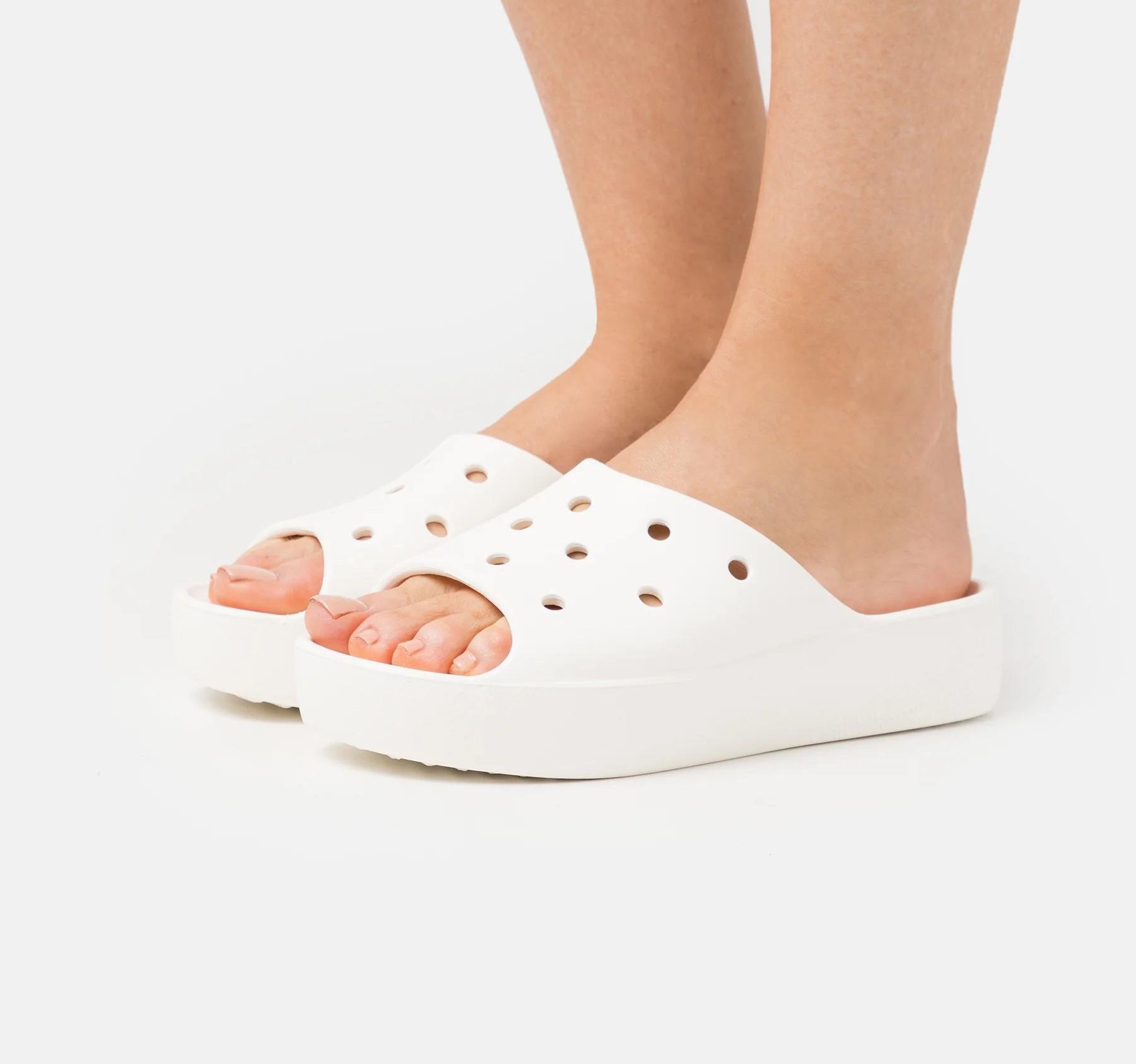 Шльопанці слайди Crocs Classic Platform р. W8/EUR 38-39 White (13813154) - фото 9